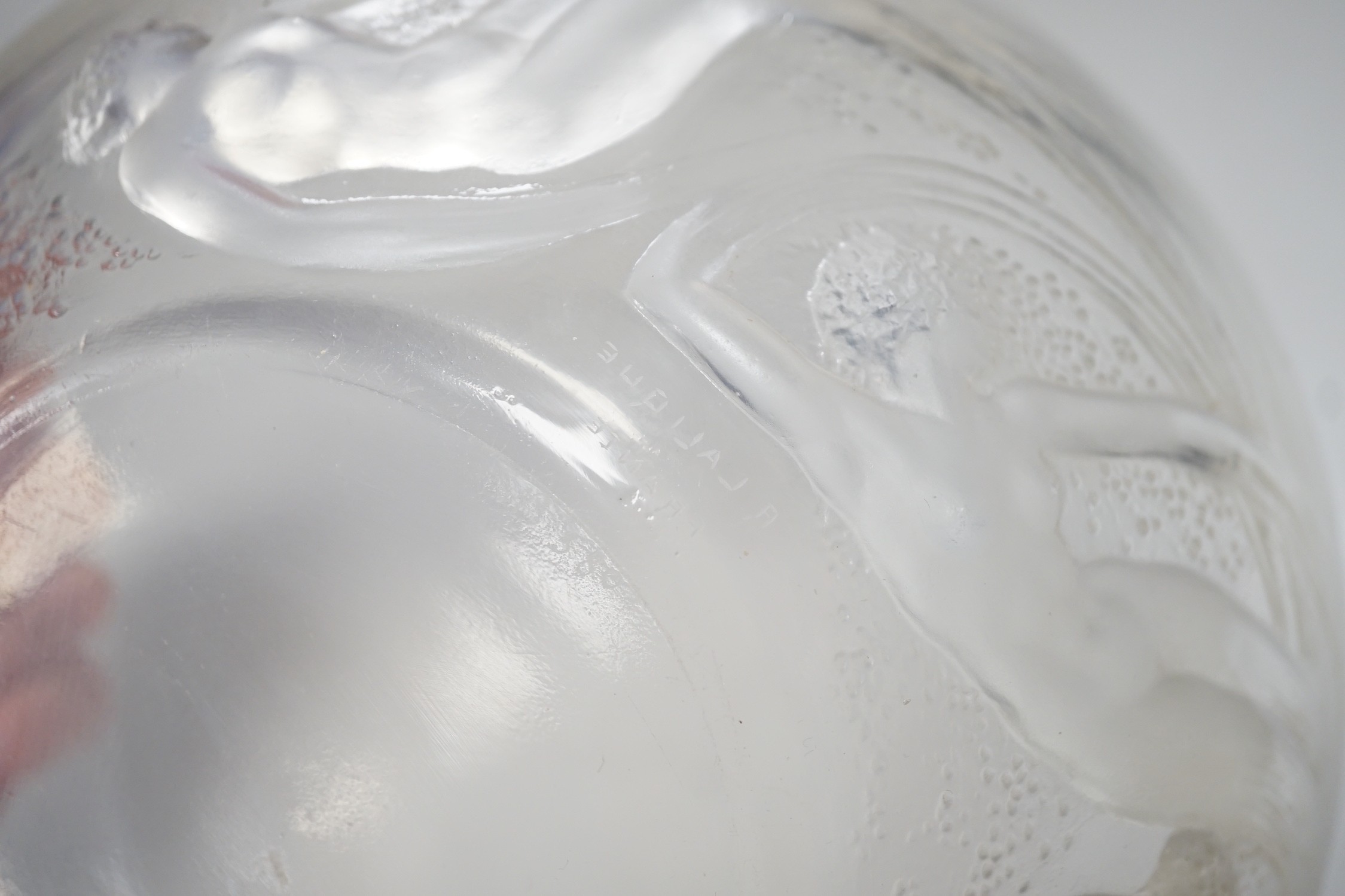 A R. Lalique Ondines opalescent glass bowl, etched mark, numbered 380, diameter 21cm